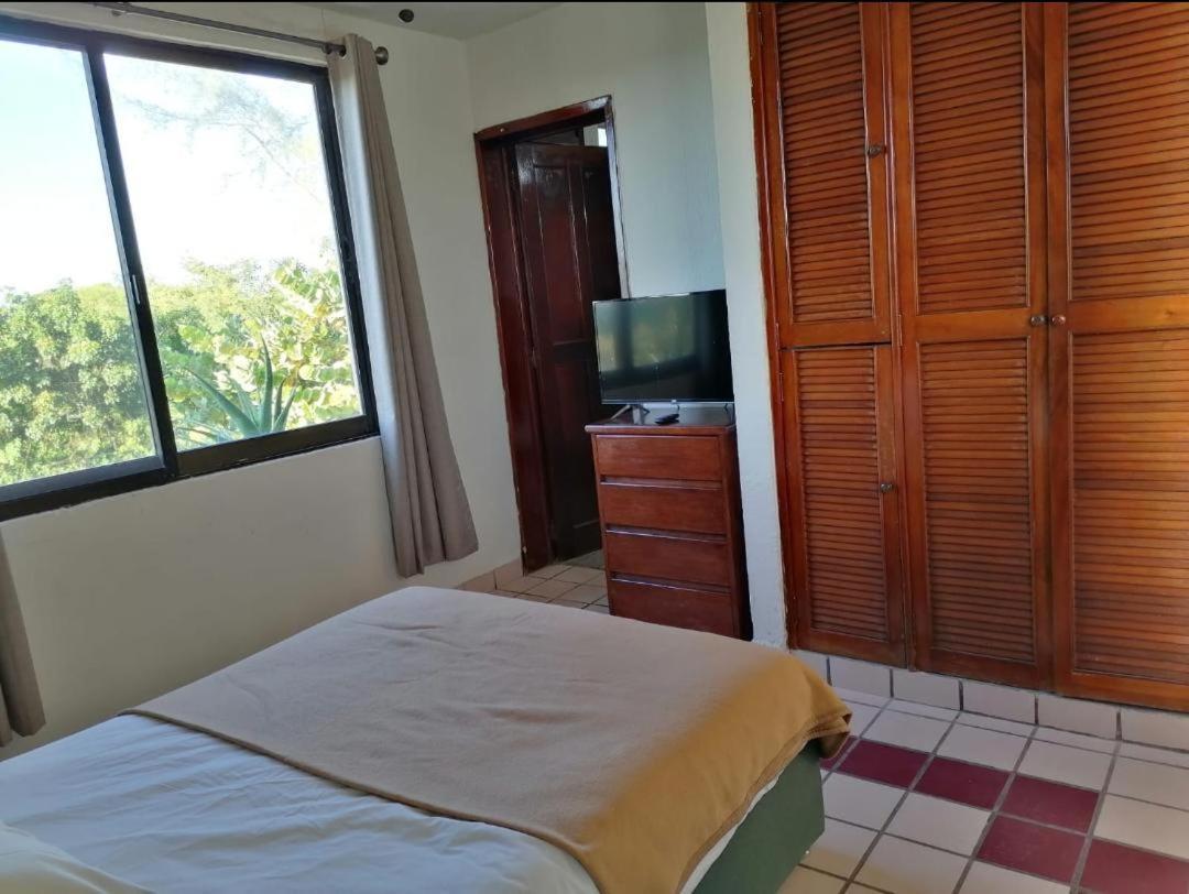 Aparthotel & *