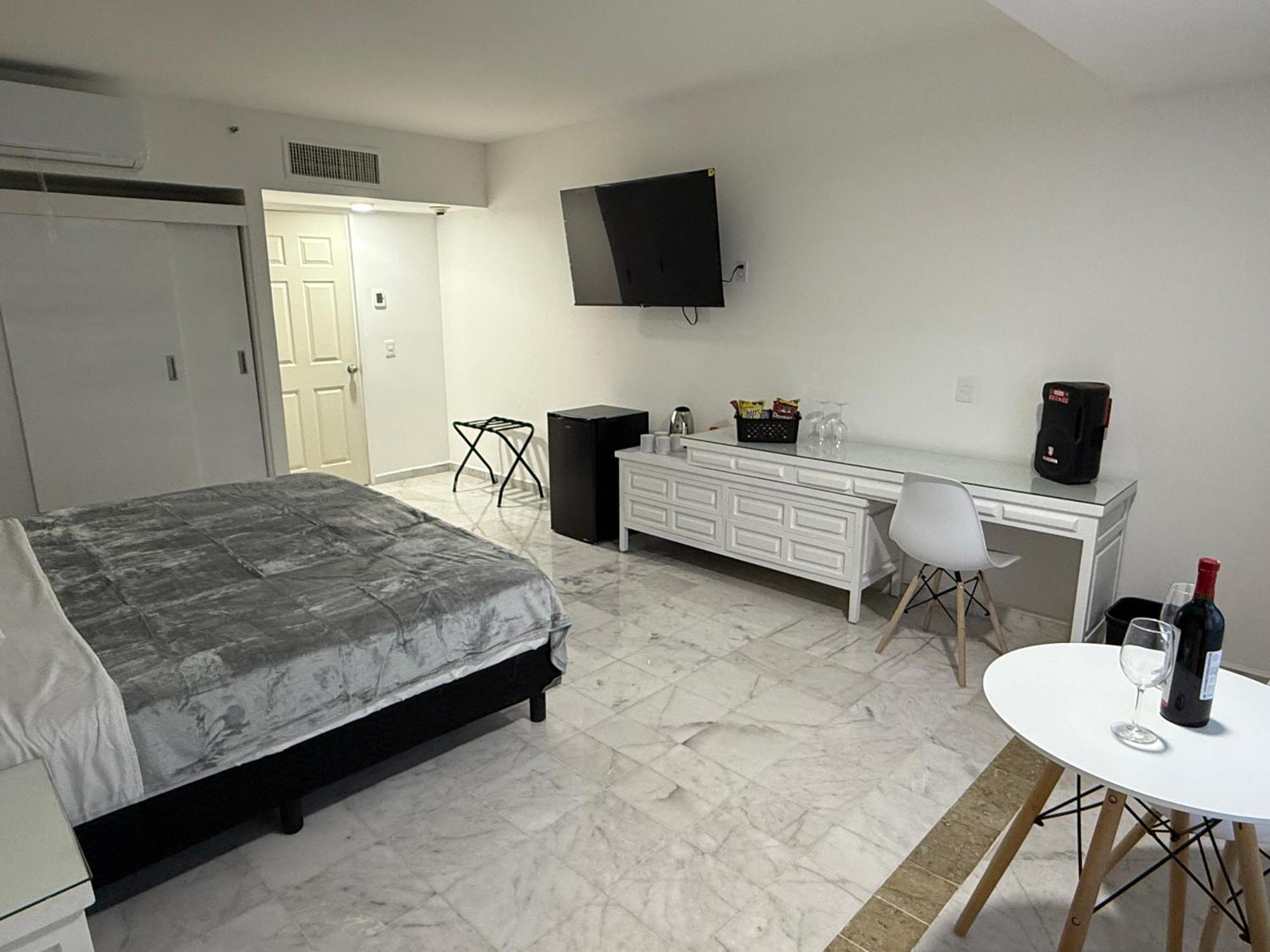 Aparthotel In Ocean Front 3*