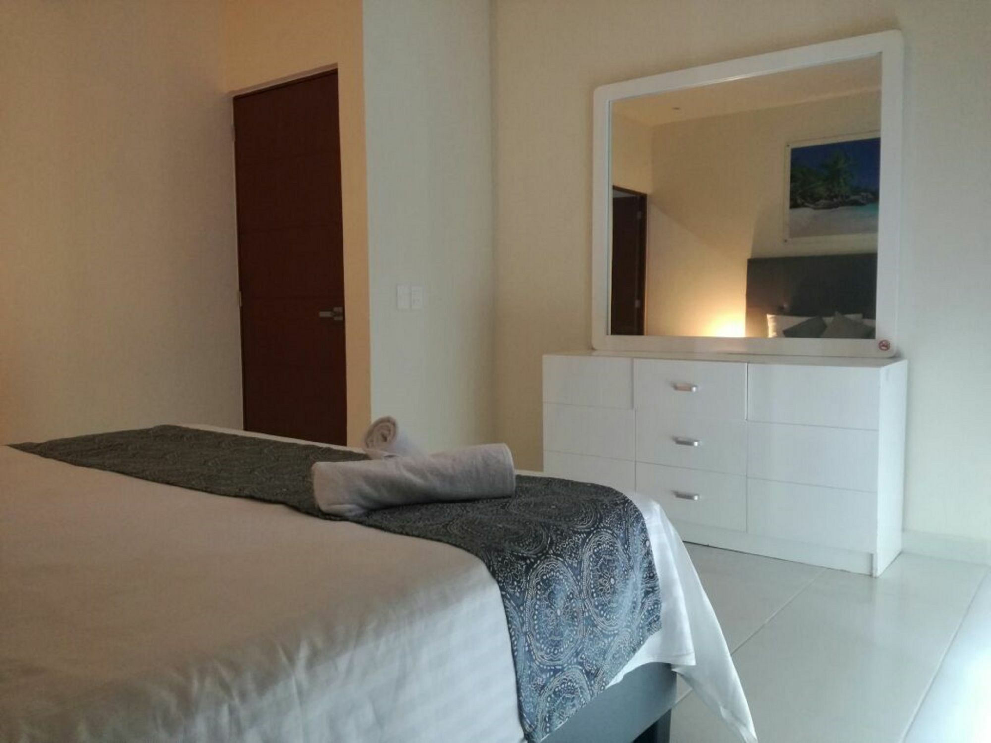 Springs Luxury By The Spot Apartment