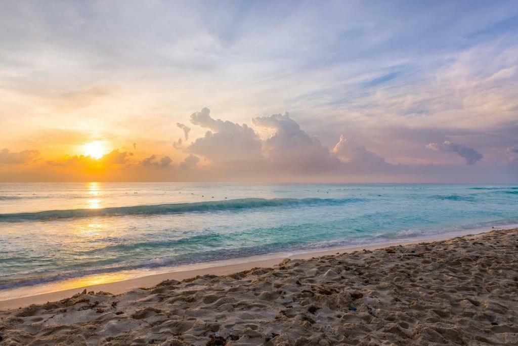 Cocoa Beach - Free Access To The Beach Apartment Cancun