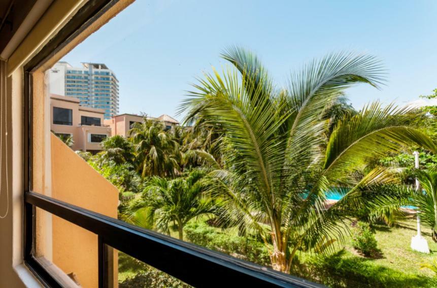 Cocoa Beach - Free Access To The Beach Apartment *