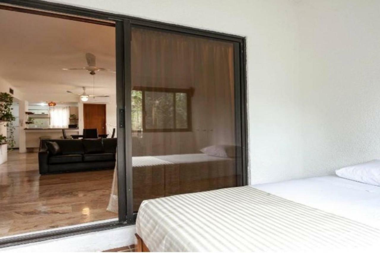 Cocoa Beach - Free Access To The Beach Apartment *