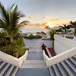 Beach Apartment With Balcony And View, Brisas Cancun Hotel Zone, 1 Bedroom