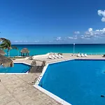 Beach Apartment With Balcony And View, Brisas Cancun Hotel Zone, 1 Bedroom