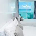 Nuevo estudio frente al mar, recién remodelado