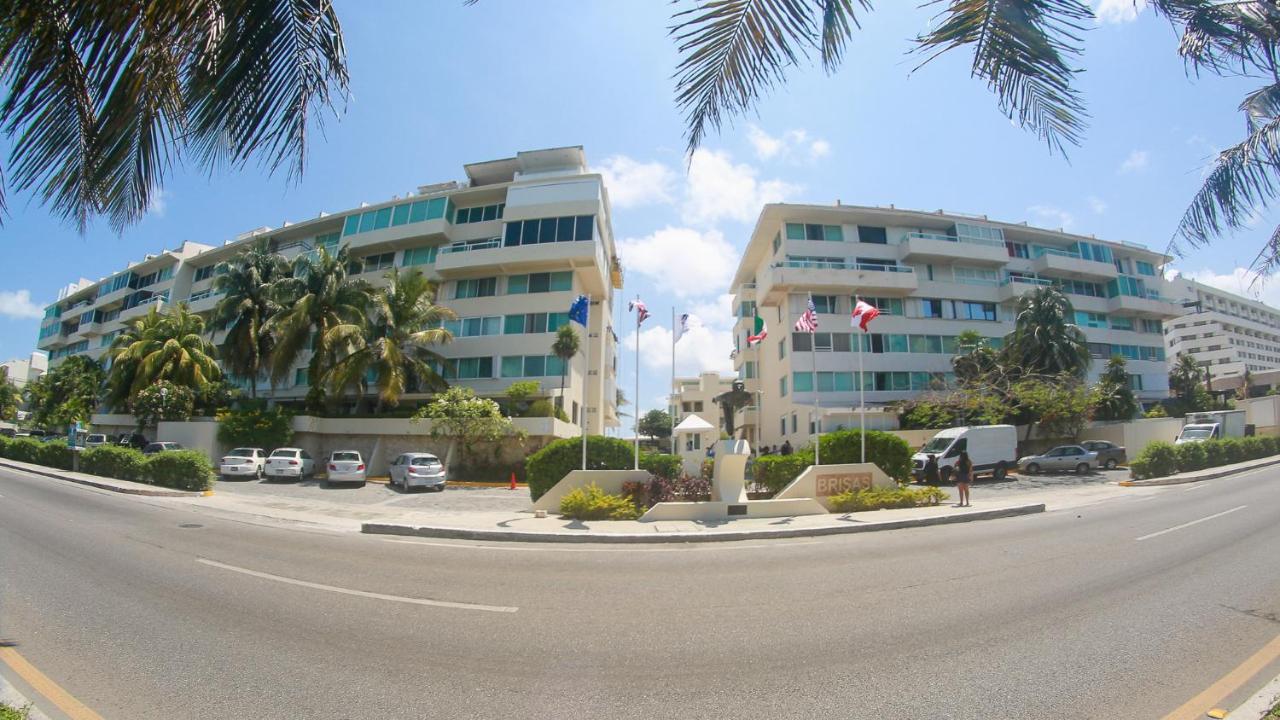 Beach Apartment With Balcony And View, Brisas Cancun Hotel Zone, 1 Bedroom Apartment *