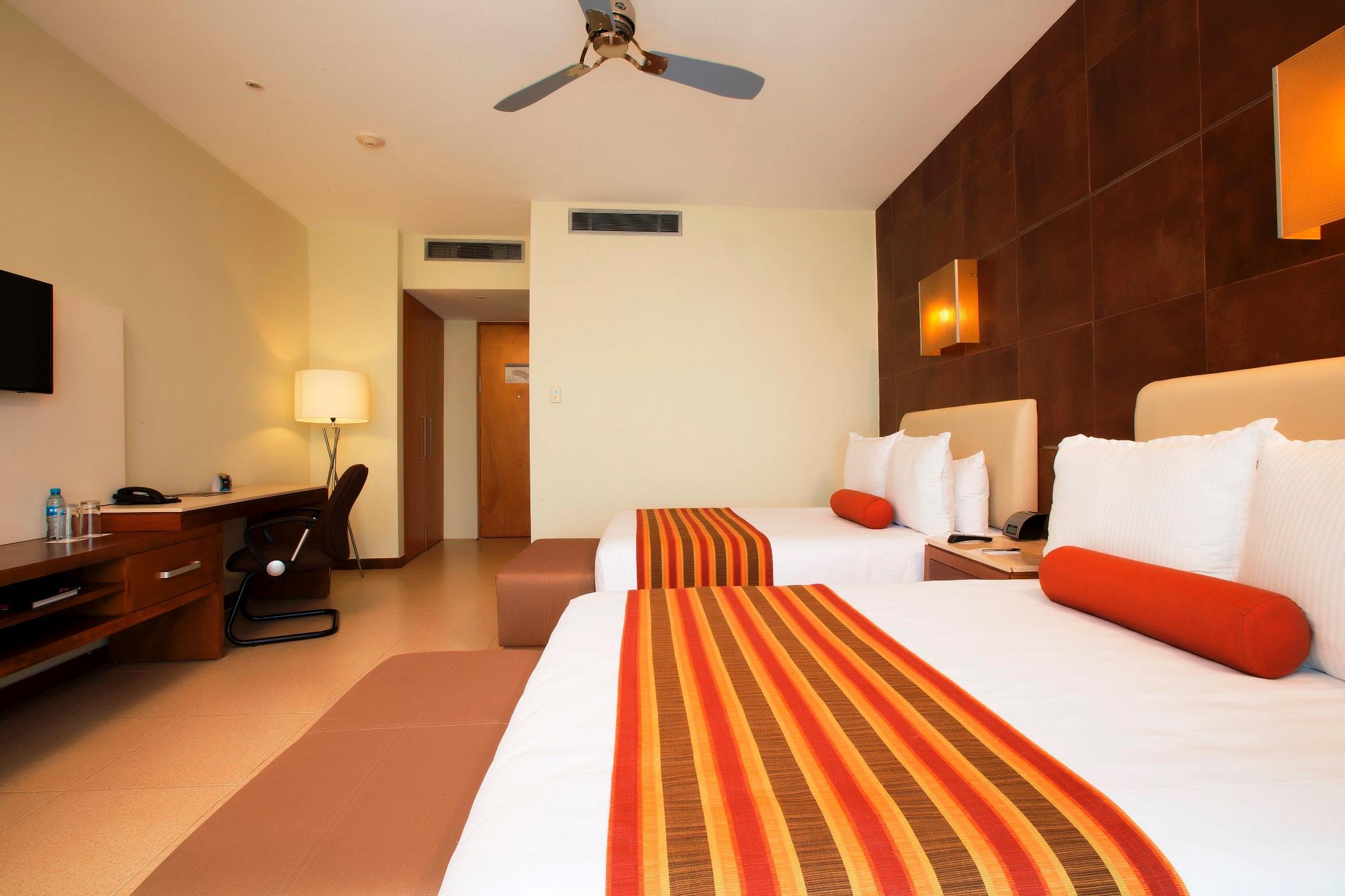 Krystal Urban & Club Hotel