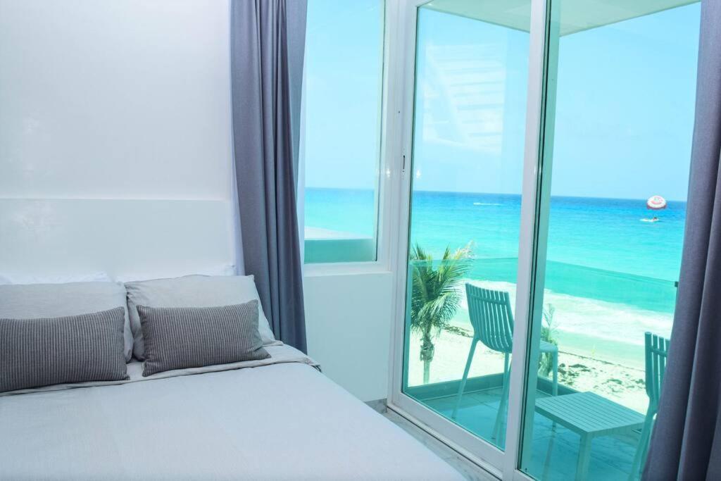 Exclusive On The Beach, Minimalist, Gym, Pool, Jacuzzi, Balcony Cancún