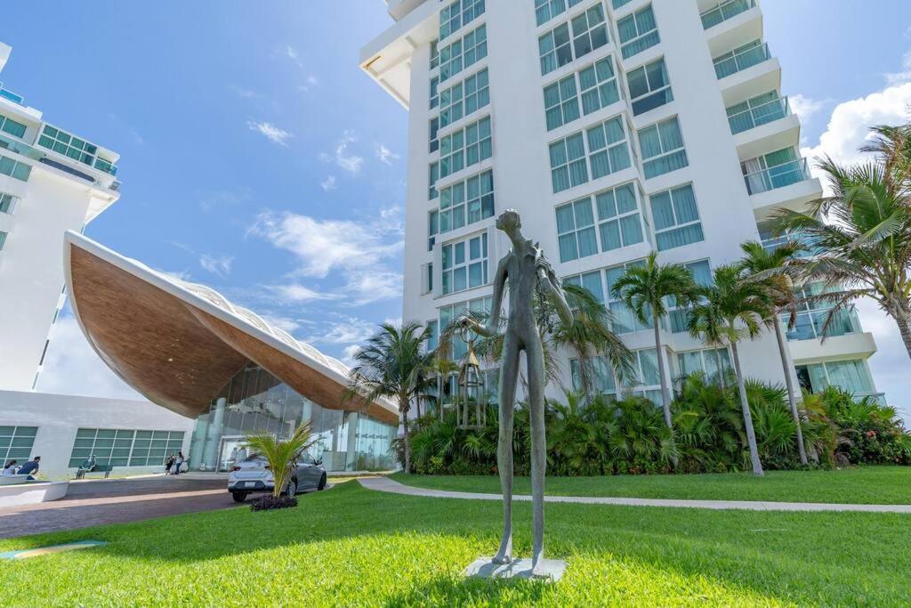 Exclusive On The Beach, Minimalist, Gym, Pool, Jacuzzi, Balcony Apartamento Cancún