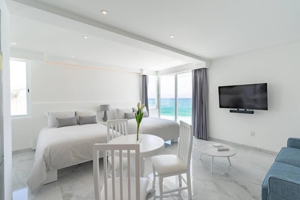 Exclusive On The Beach, Minimalist, Gym, Pool, Jacuzzi, Balcony Apartamento *