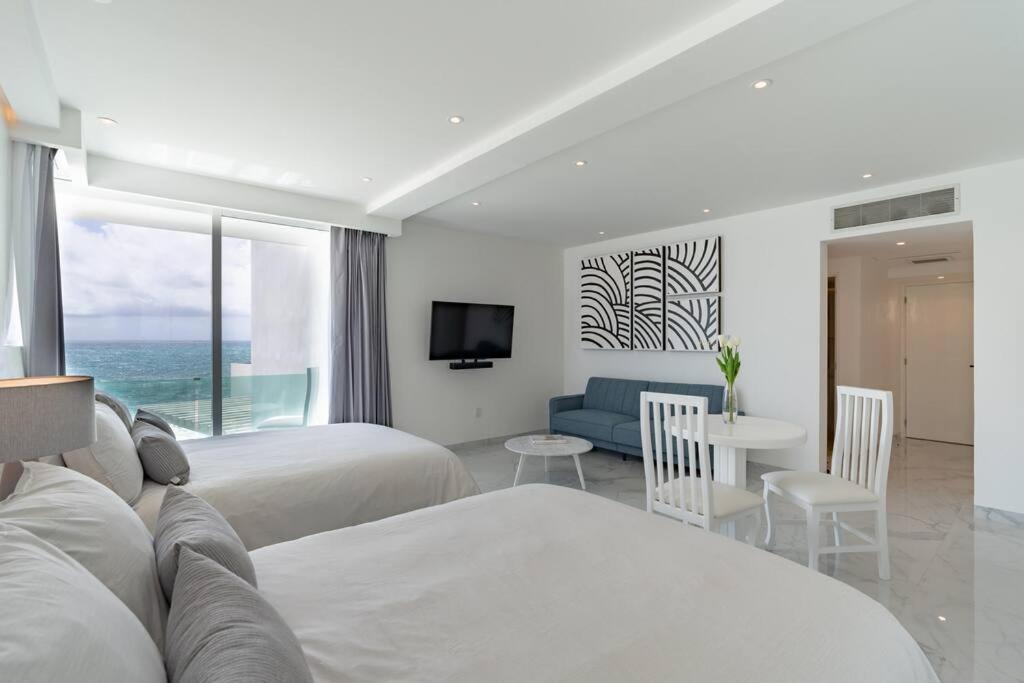 Apartamento Exclusive On The Beach, Minimalist, Gym, Pool, Jacuzzi, Balcony Cancún