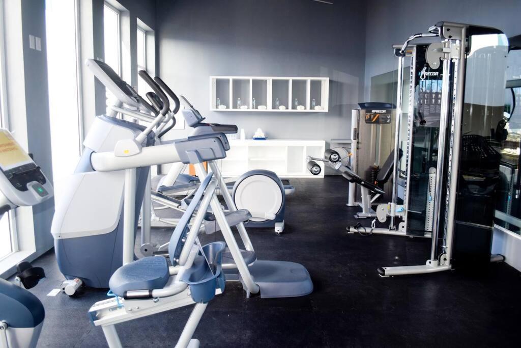 Exclusive On The Beach, Minimalist, Gym, Pool, Jacuzzi, Balcony * Cancún