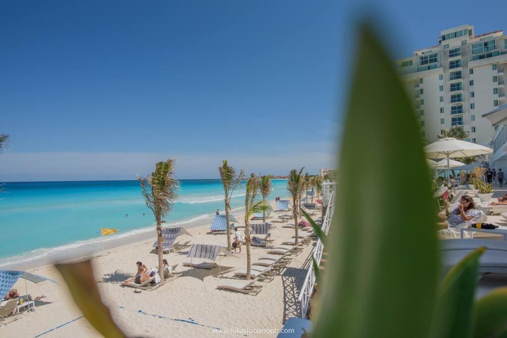 Exclusive On The Beach, Minimalist, Gym, Pool, Jacuzzi, Balcony Apartamento Cancún