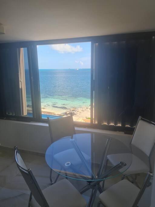 Front Zone Apartment Cancun