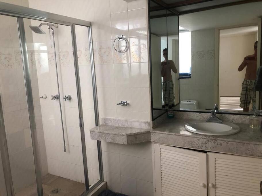 Front Zone Apartment *