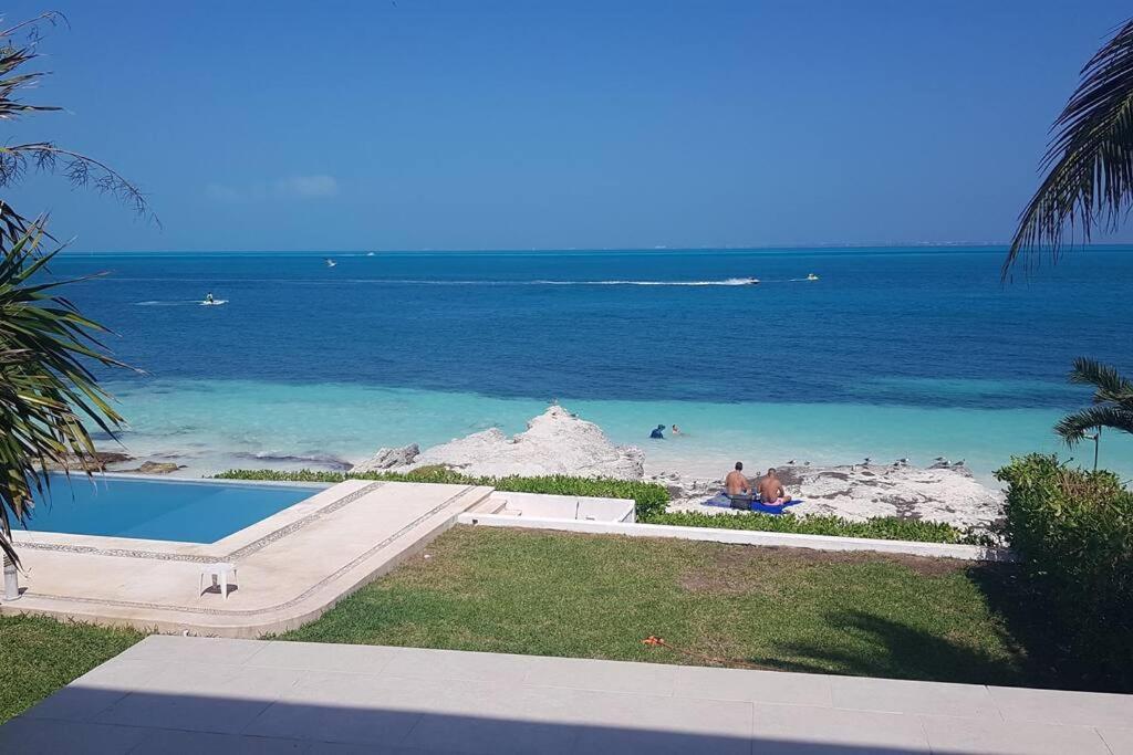 Front Zone * Cancun
