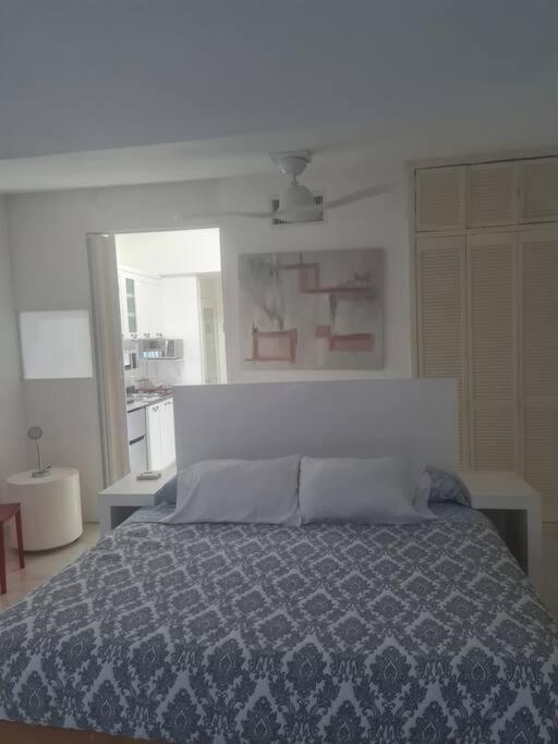 Front Zone Apartment *