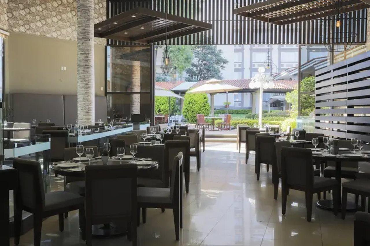 Krystal Urban & Club Hotel