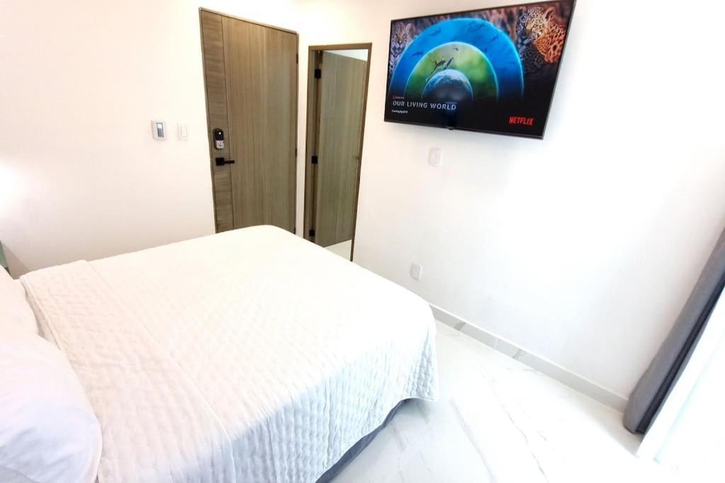 Recien Remodelado Estudio En La Playa, Piscina, Gimnasio, 4d Apartment