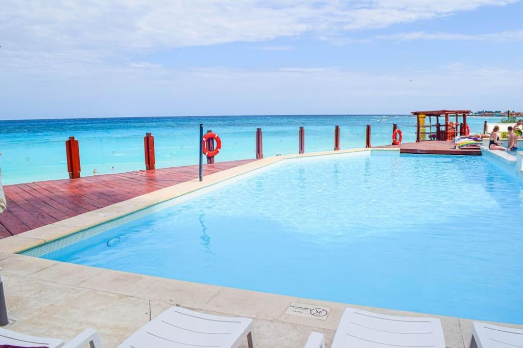Recien Remodelado Estudio En La Playa, Piscina, Gimnasio, 4d Apartment Cancun