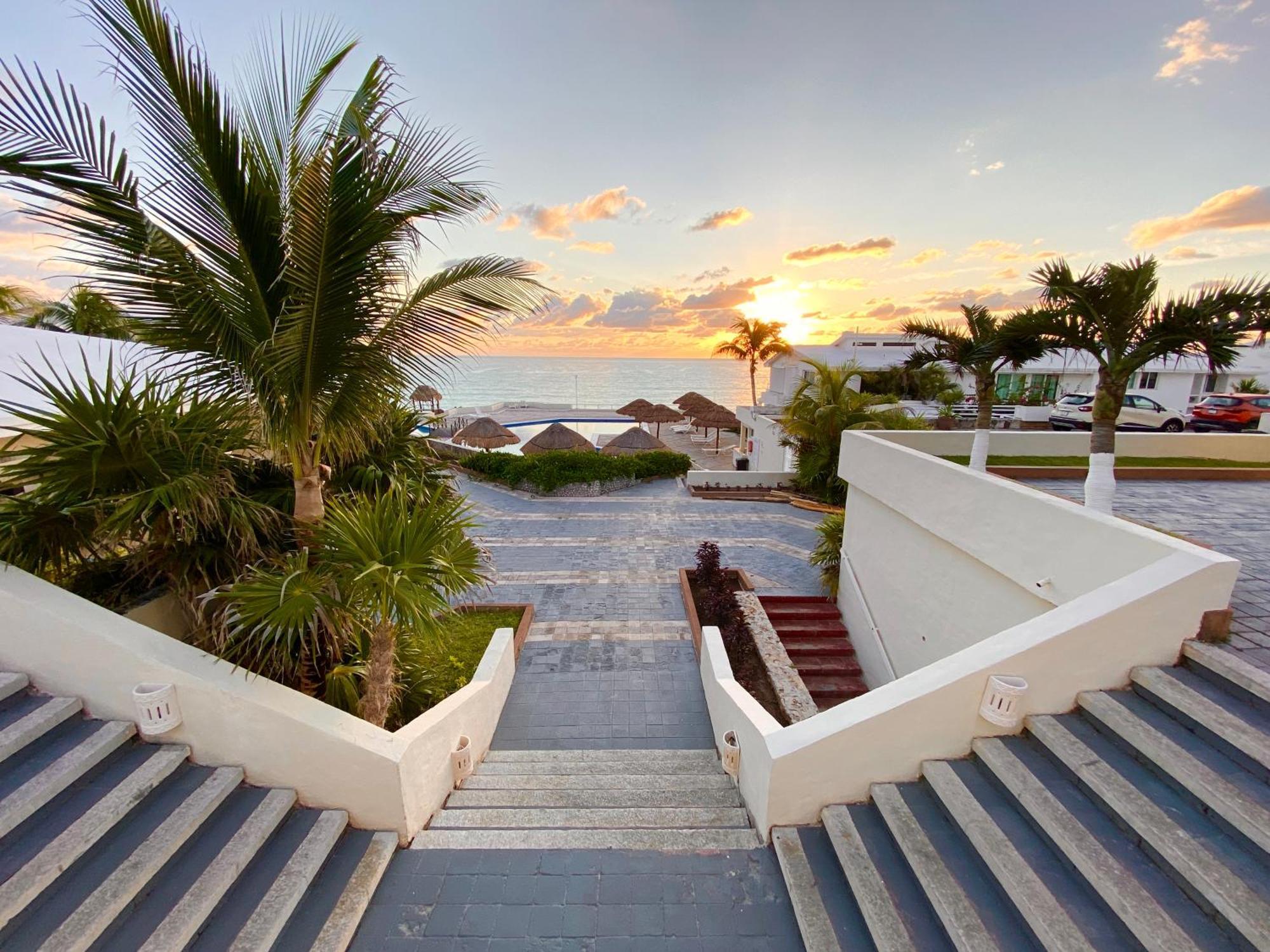 Beach Apartment With Balcony And View, Brisas Cancun Hotel Zone, 1 Bedroom Cancun