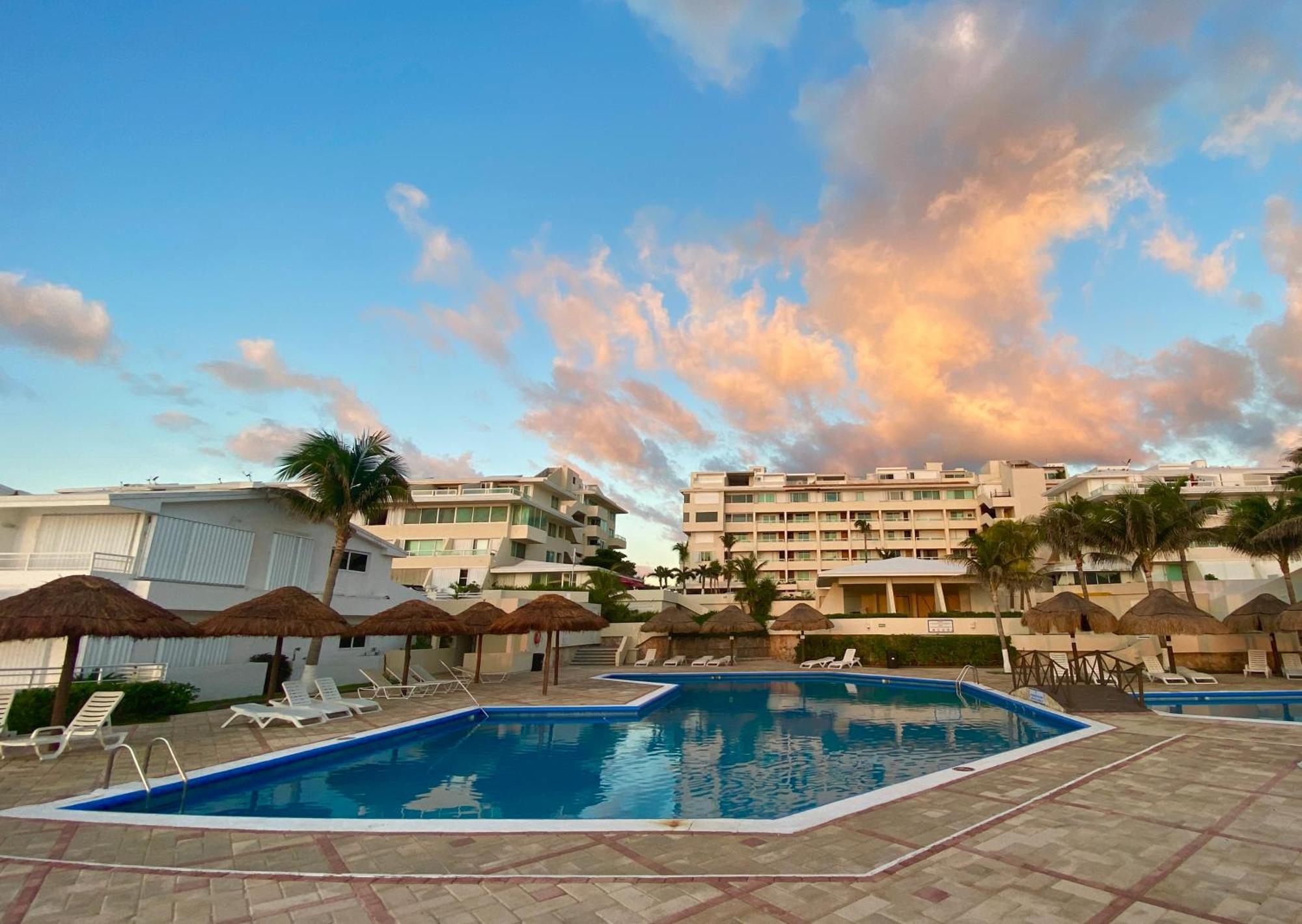 Beach Apartment With Balcony And View, Brisas Cancun Hotel Zone, 1 Bedroom Cancun