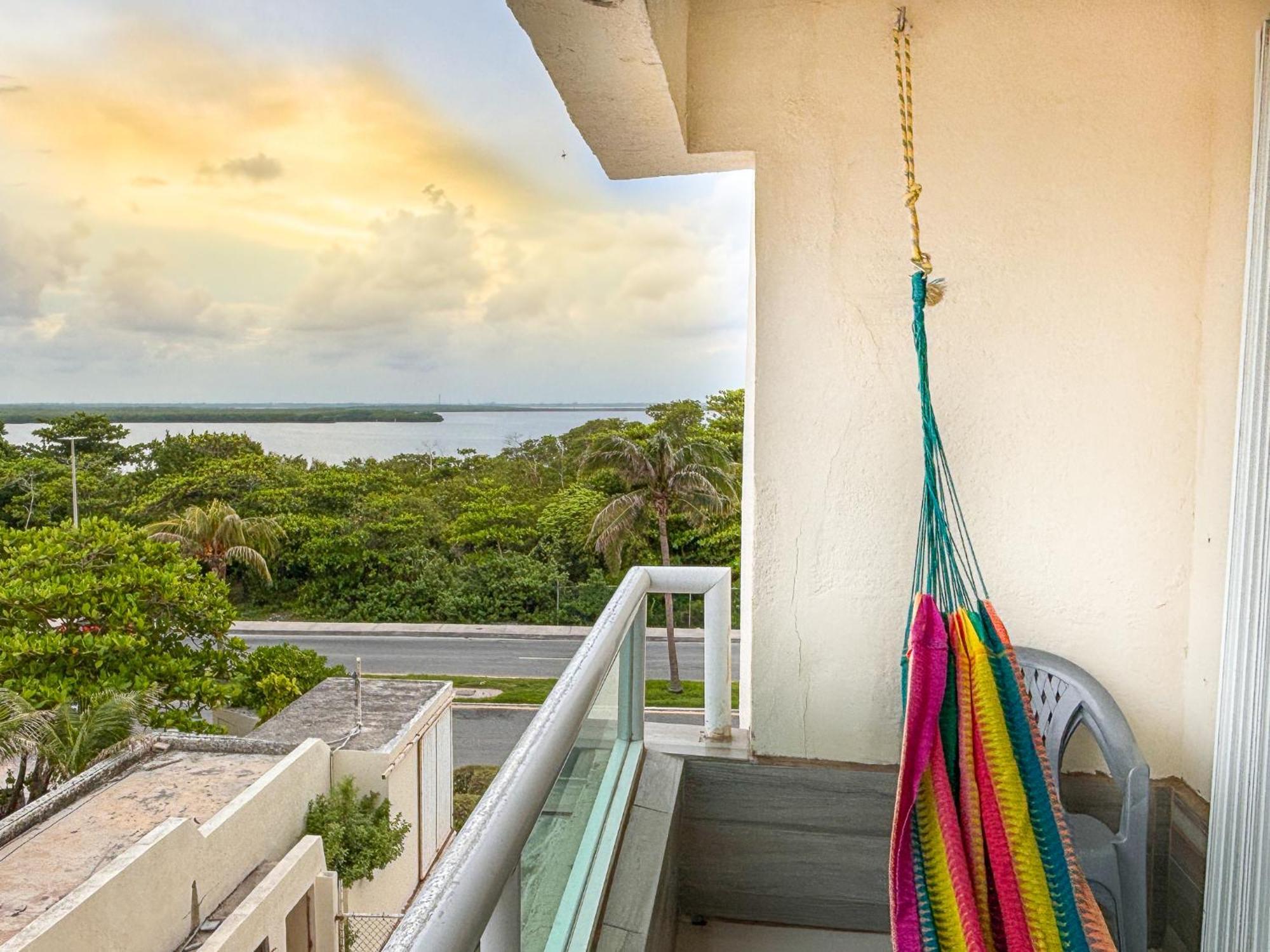 Beach Apartment With Balcony And View, Brisas Cancun Hotel Zone, 1 Bedroom Apartment Cancun