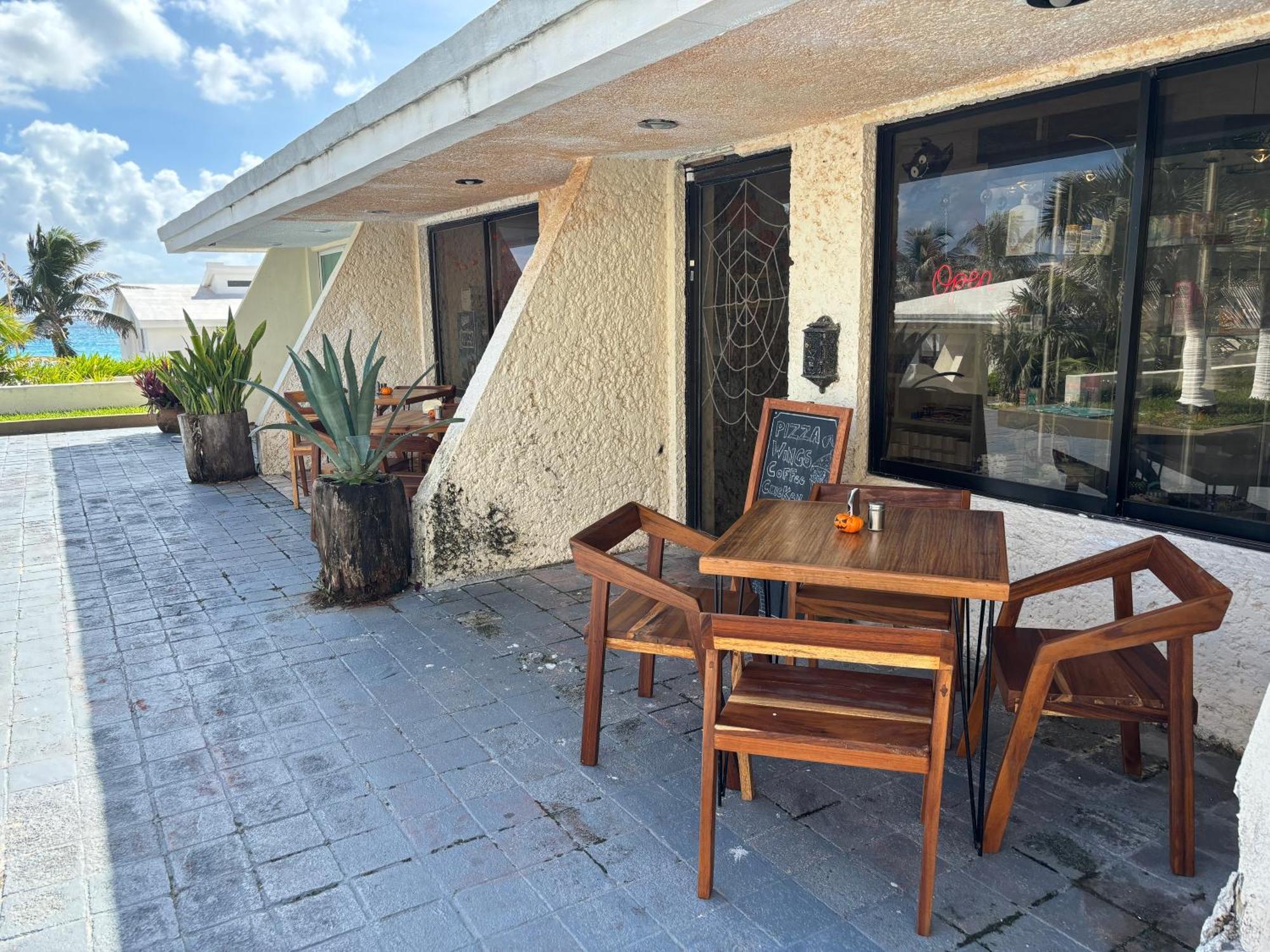 Beach Apartment With Balcony And View, Brisas Cancun Hotel Zone, 1 Bedroom *