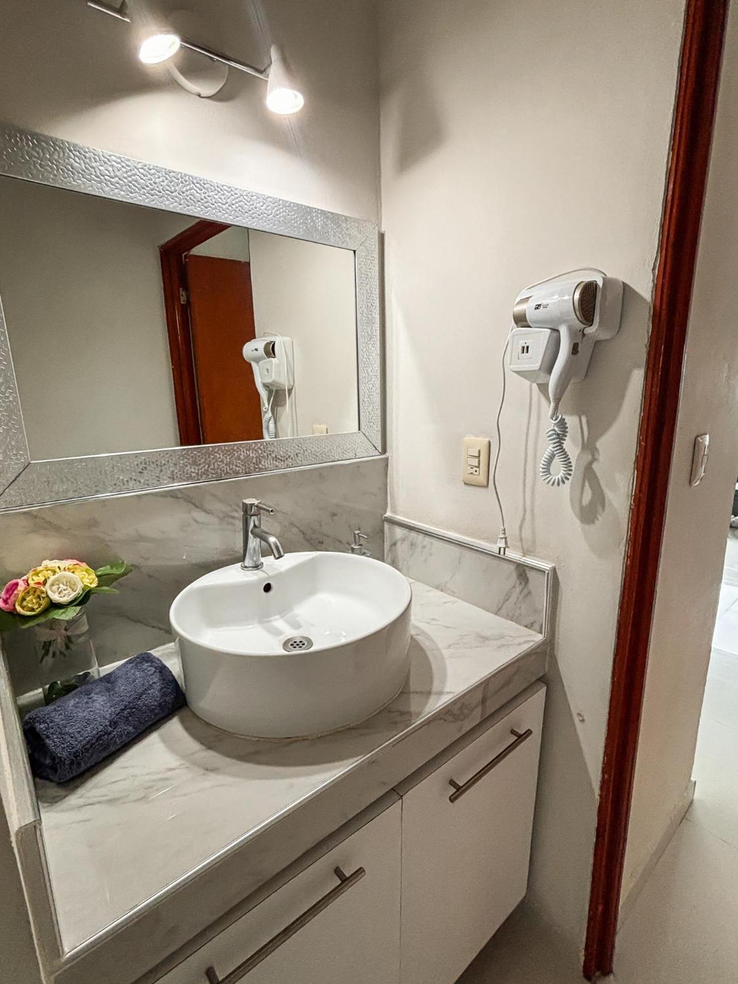 Beach Apartment With Balcony And View, Brisas Cancun Hotel Zone, 1 Bedroom Apartment