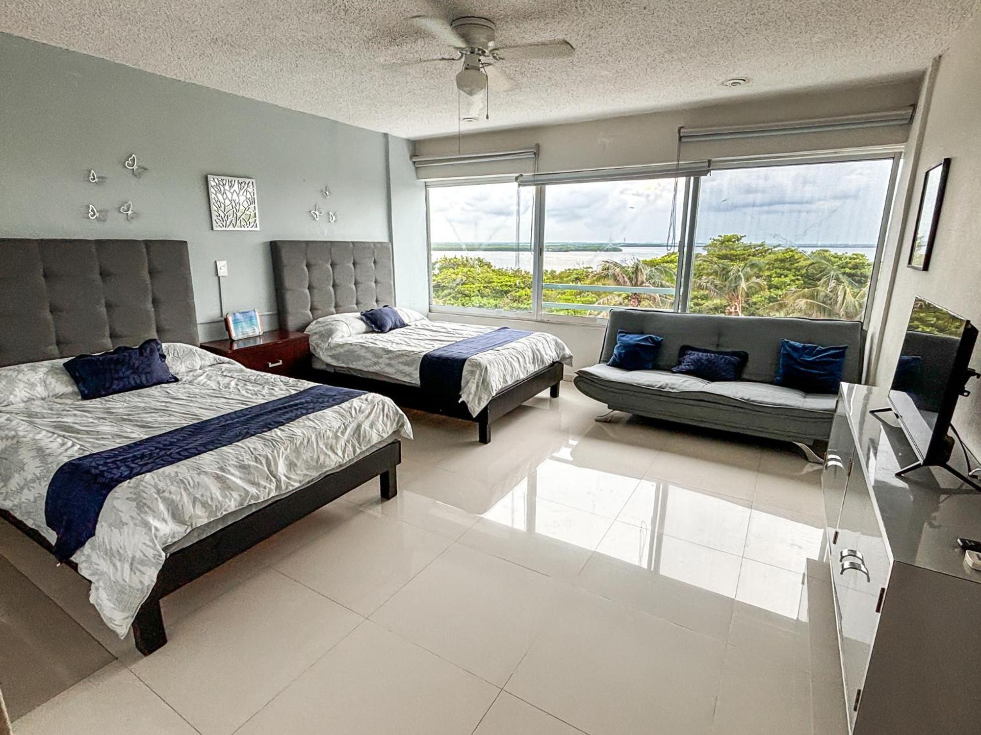 Beach Apartment With Balcony And View, Brisas Cancun Hotel Zone, 1 Bedroom *