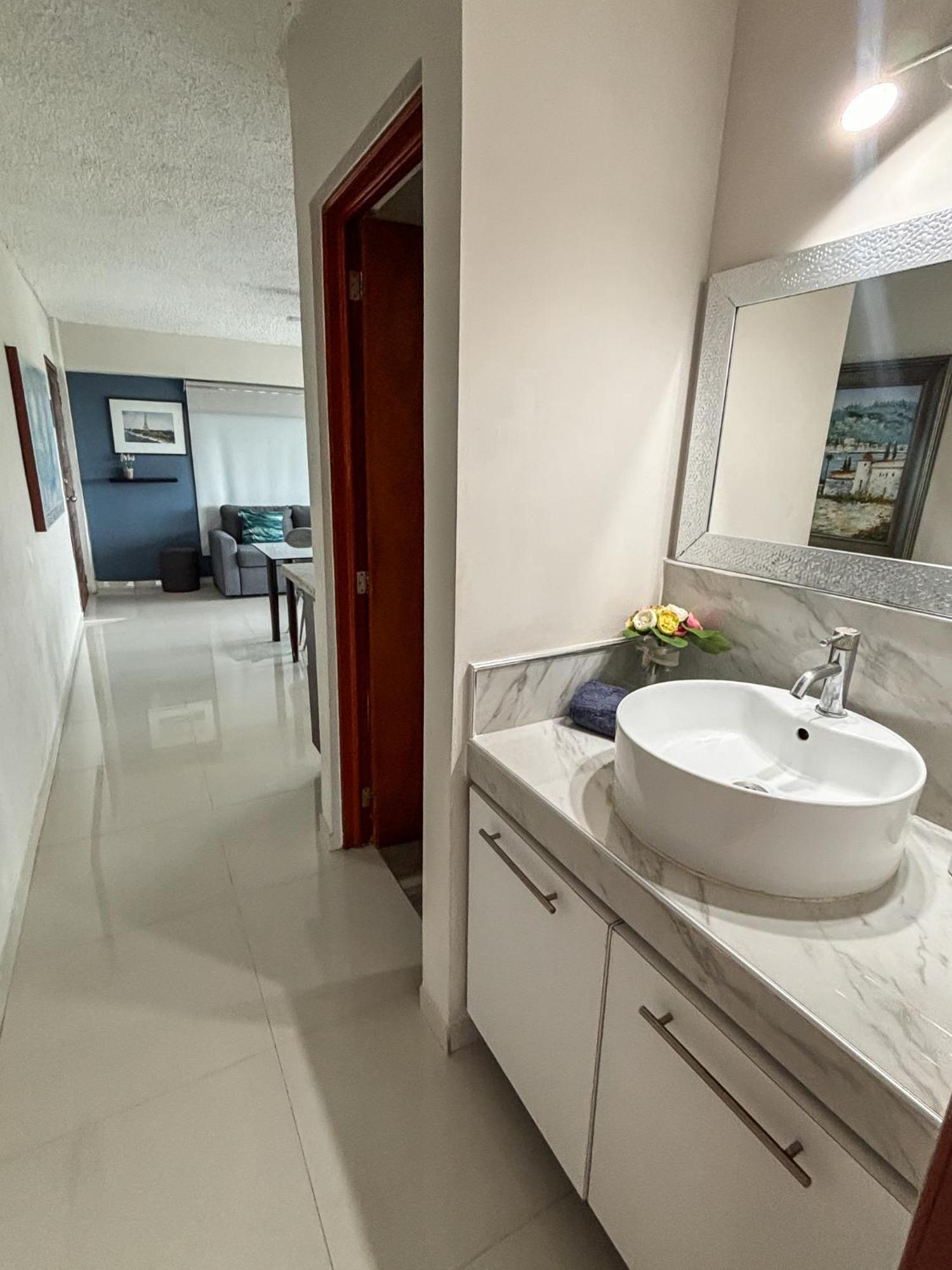 Beach Apartment With Balcony And View, Brisas Cancun Hotel Zone, 1 Bedroom Apartment *