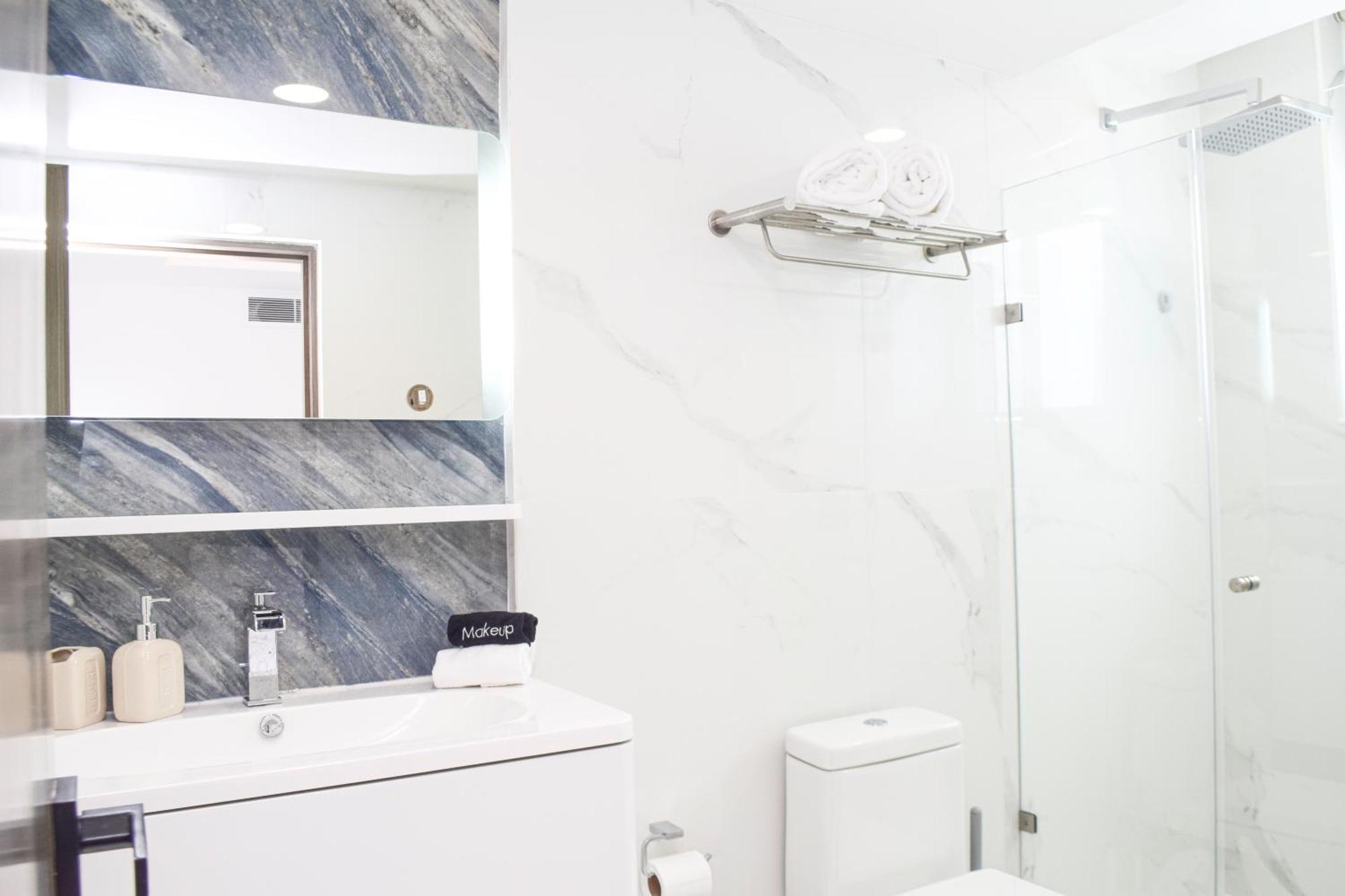 Recien Remodelado Estudio En La Playa, Piscina, Gimnasio, 4d Apartment