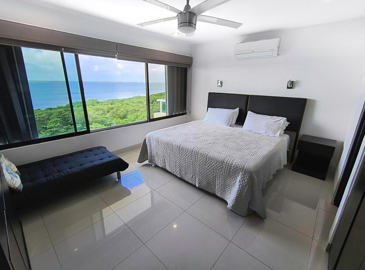 Penthouse Ocean & Lagoon Views, New Listing Apartment *
