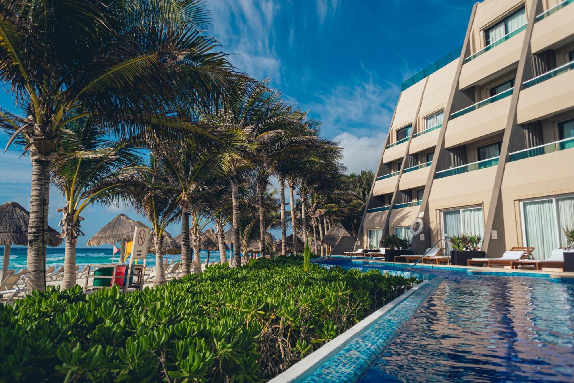 Flamingo Hotel Cancun