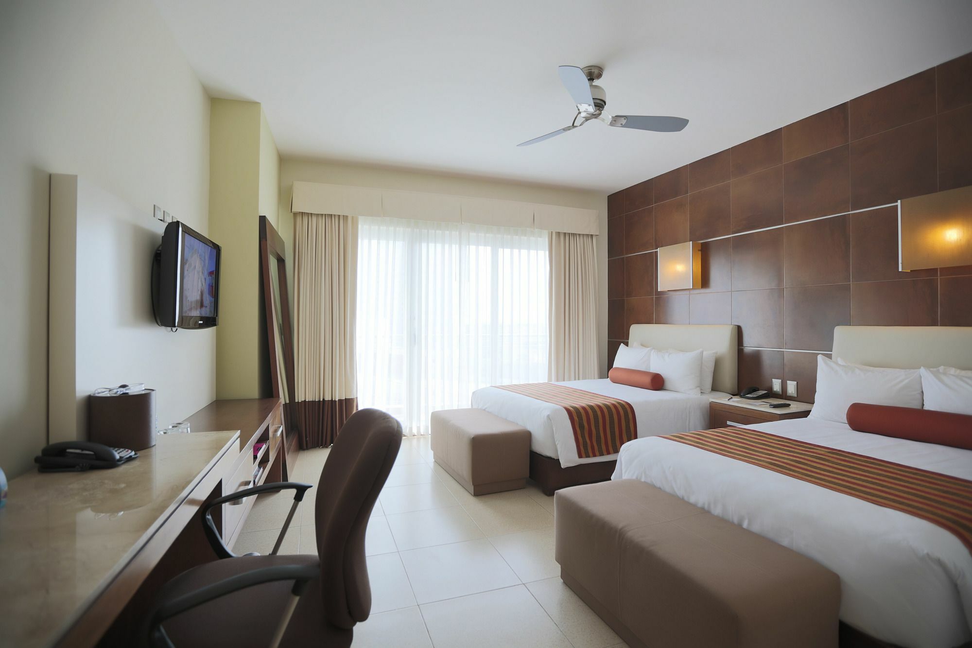 Hotel Krystal Urban & Club 4*