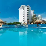 Paradise Beachfront & Nightlife Heart