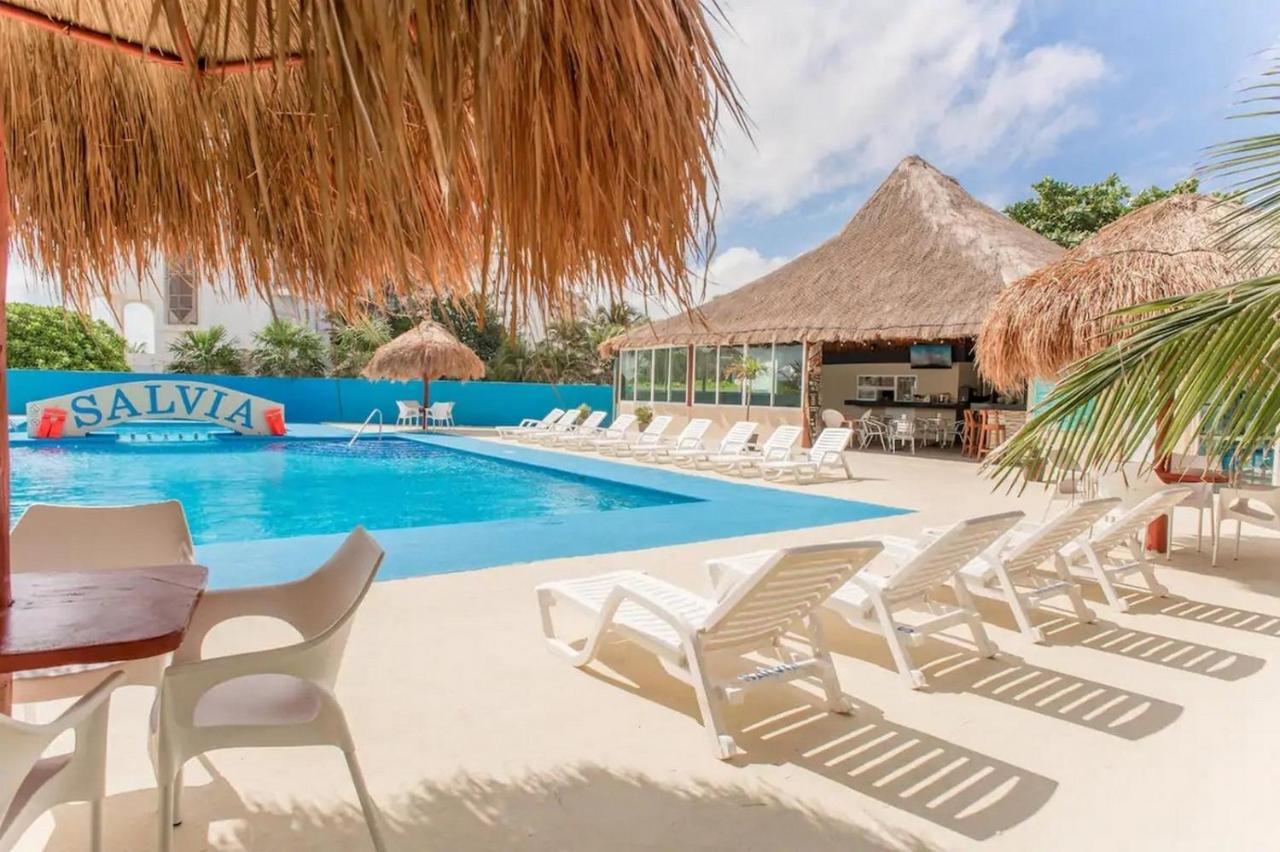 Paradise Beachfront & Nightlife Heart Apartment