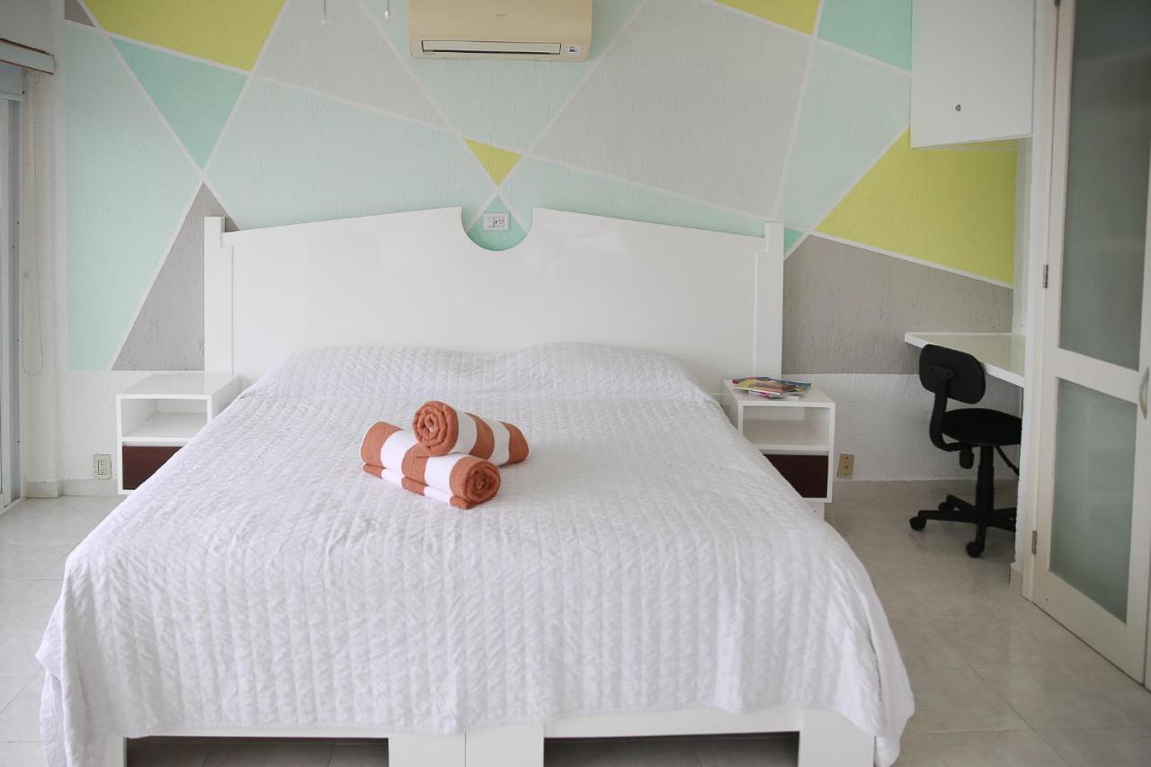 With Terrace Ocean View, Brisas 1 Bdrm Zone * Cancun