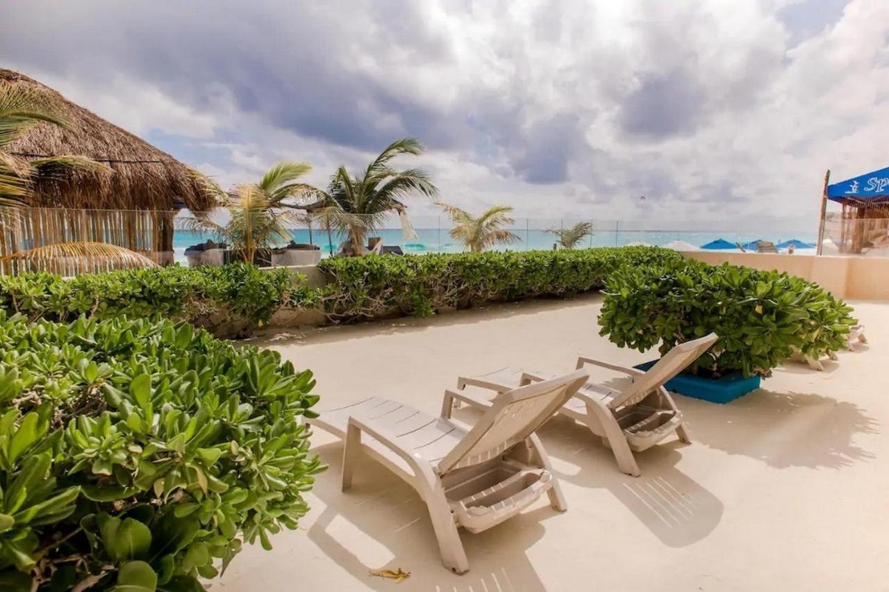 Paradise Beachfront & Nightlife Heart Apartment Cancun