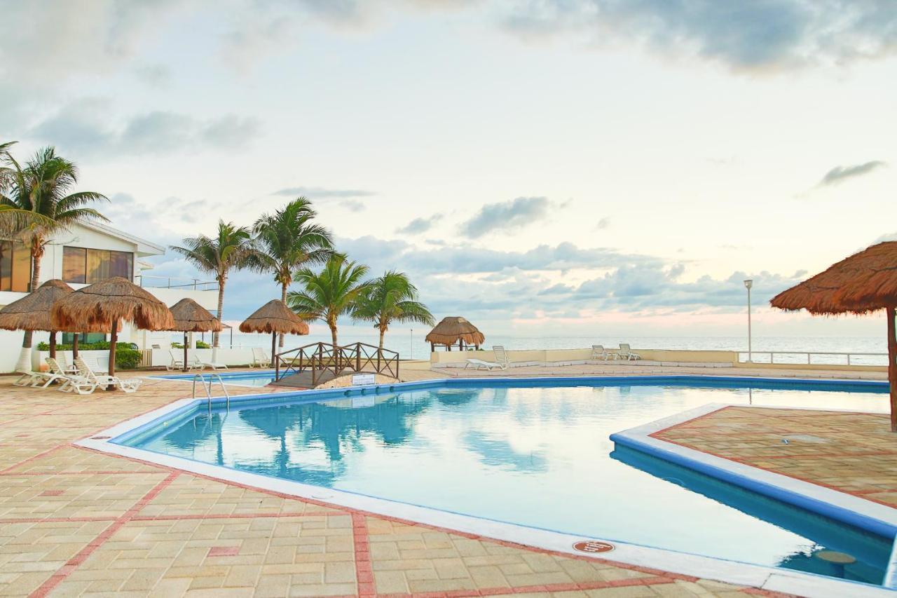 With Terrace Ocean View, Brisas 1 Bdrm Zone Cancun