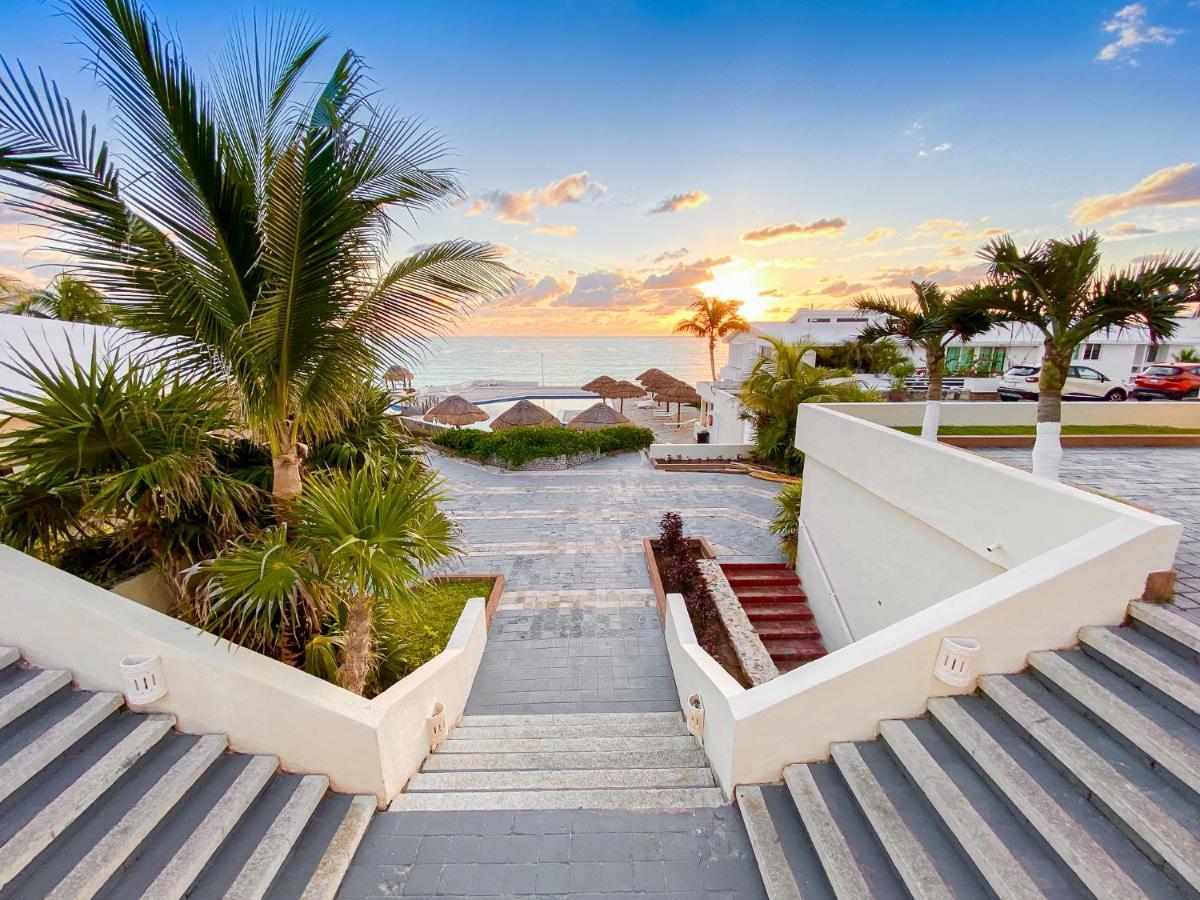Apartment With Terrace Ocean View, Brisas 1 Bdrm Zone Cancun