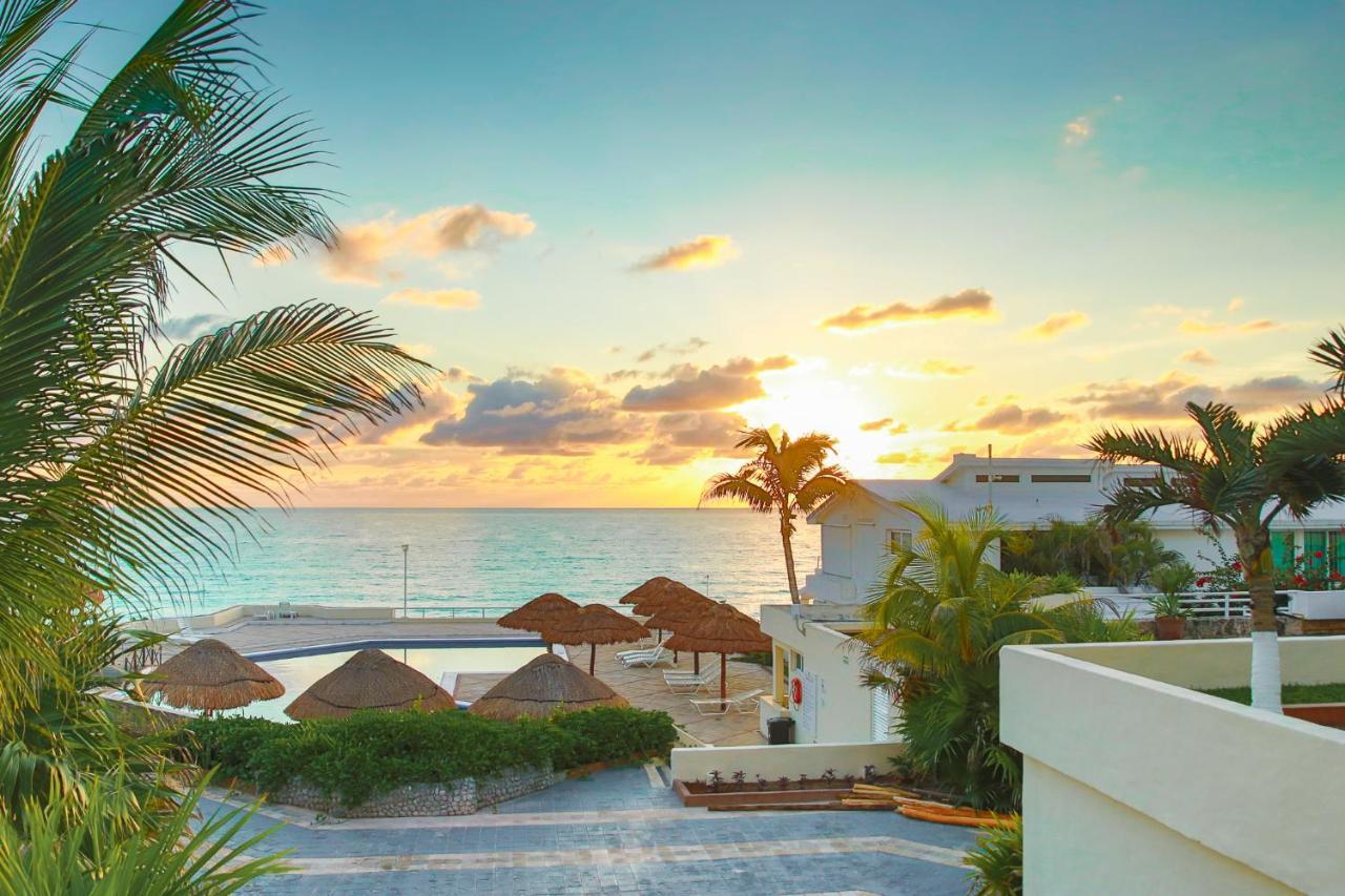 With Terrace Ocean View, Brisas 1 Bdrm Zone Cancun
