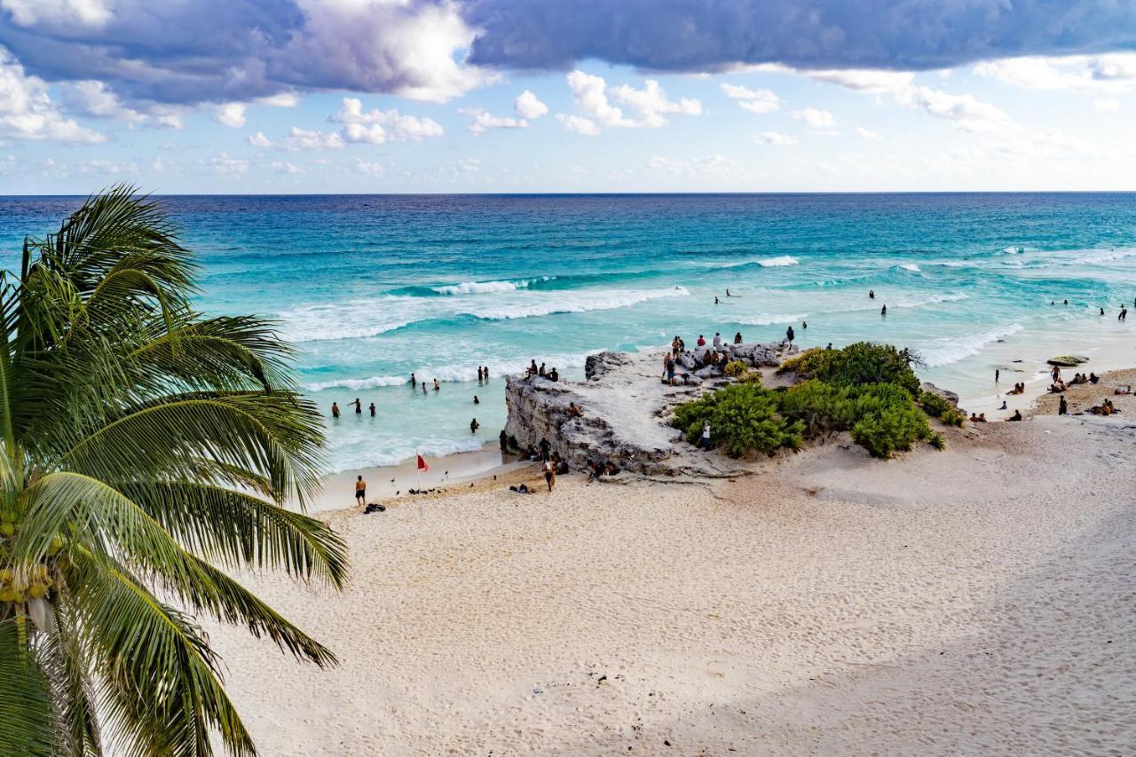 Paradise Beachfront & Nightlife Heart Apartment Cancun