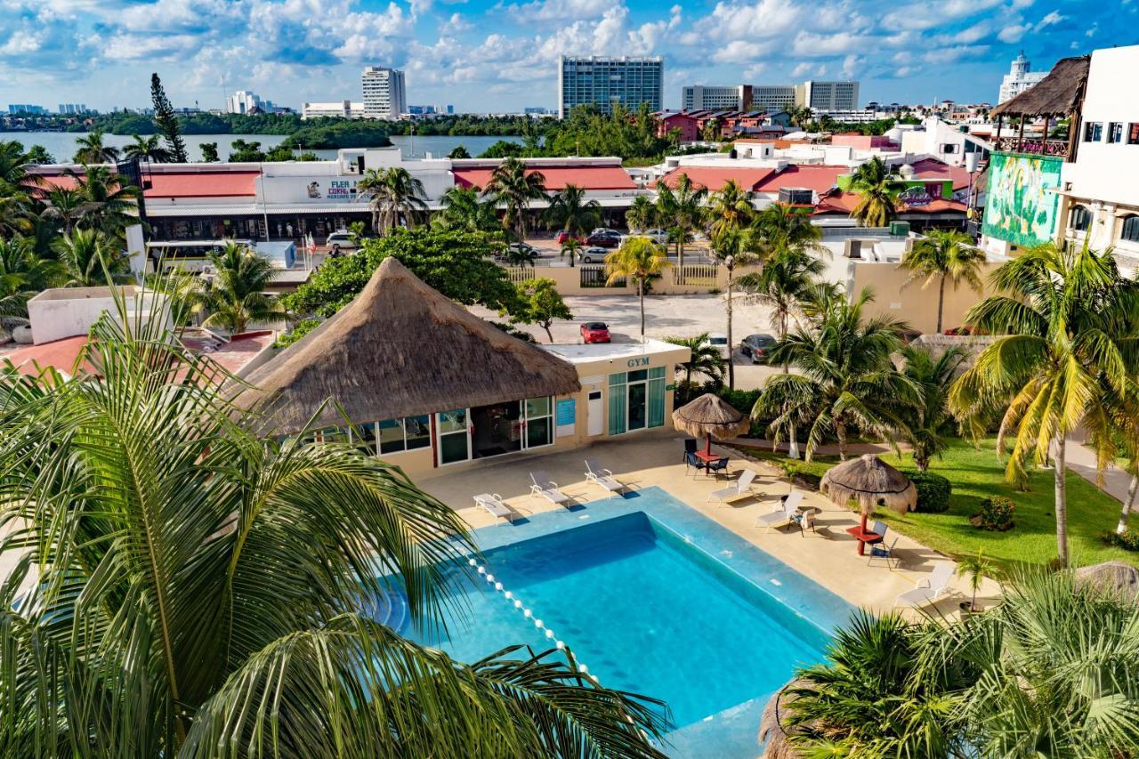 Paradise Beachfront & Nightlife Heart Cancun
