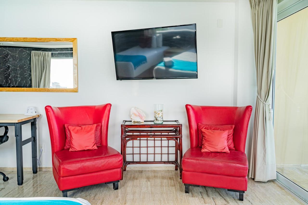 Paradise Beachfront & Nightlife Heart Apartment *