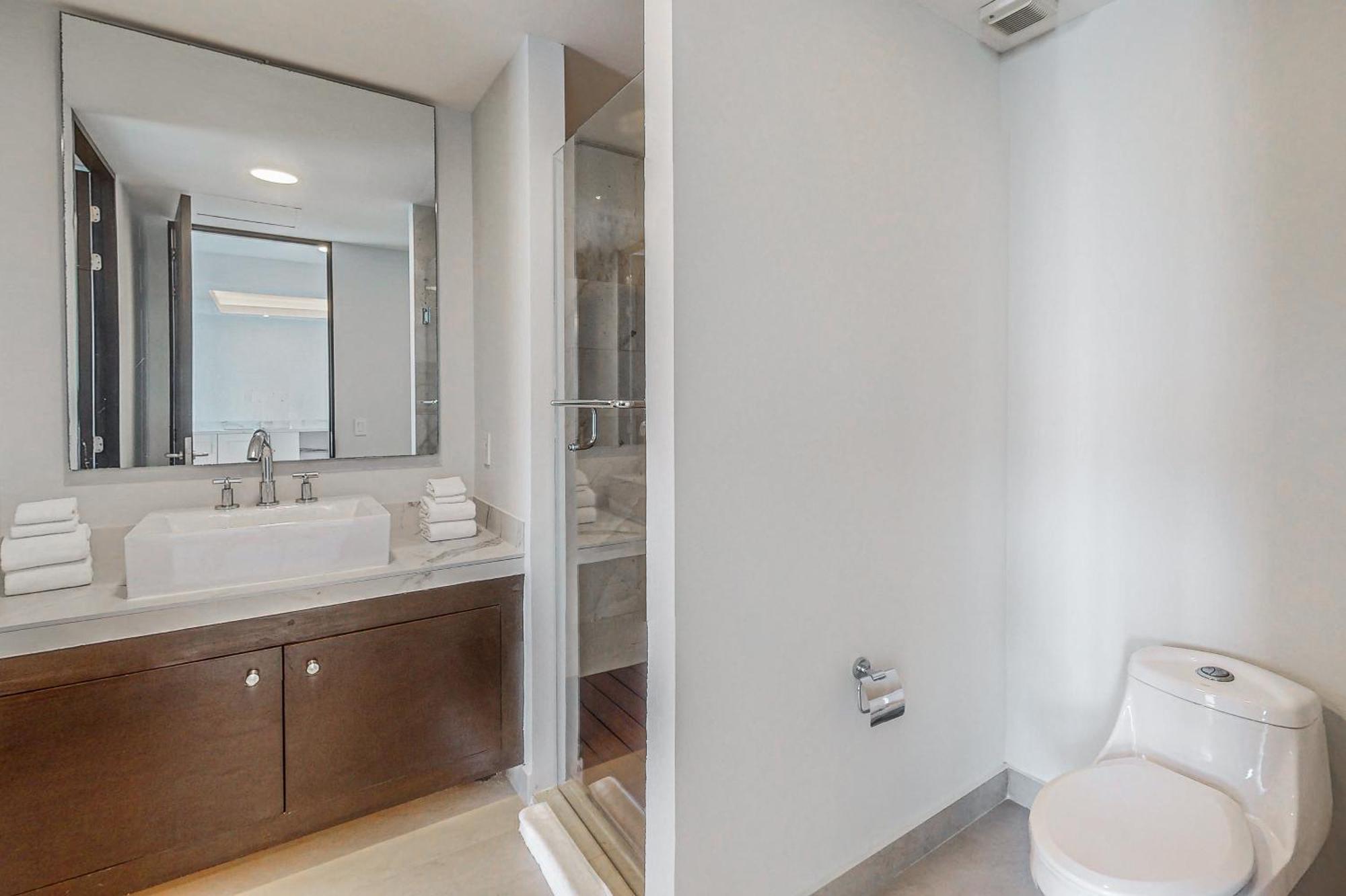 Apartment Torre Peninsula 11-b *