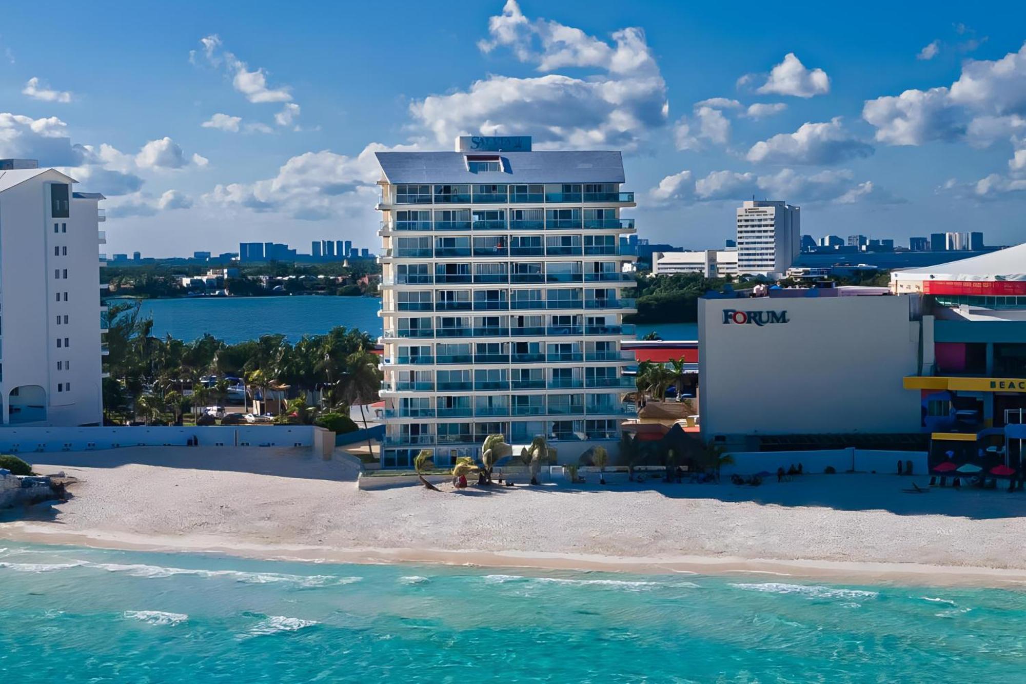 Paradise Beachfront & Nightlife Heart Apartment