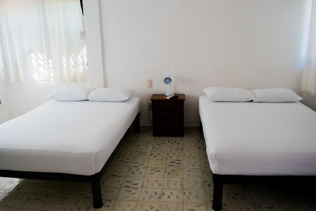 Hostal Haina *