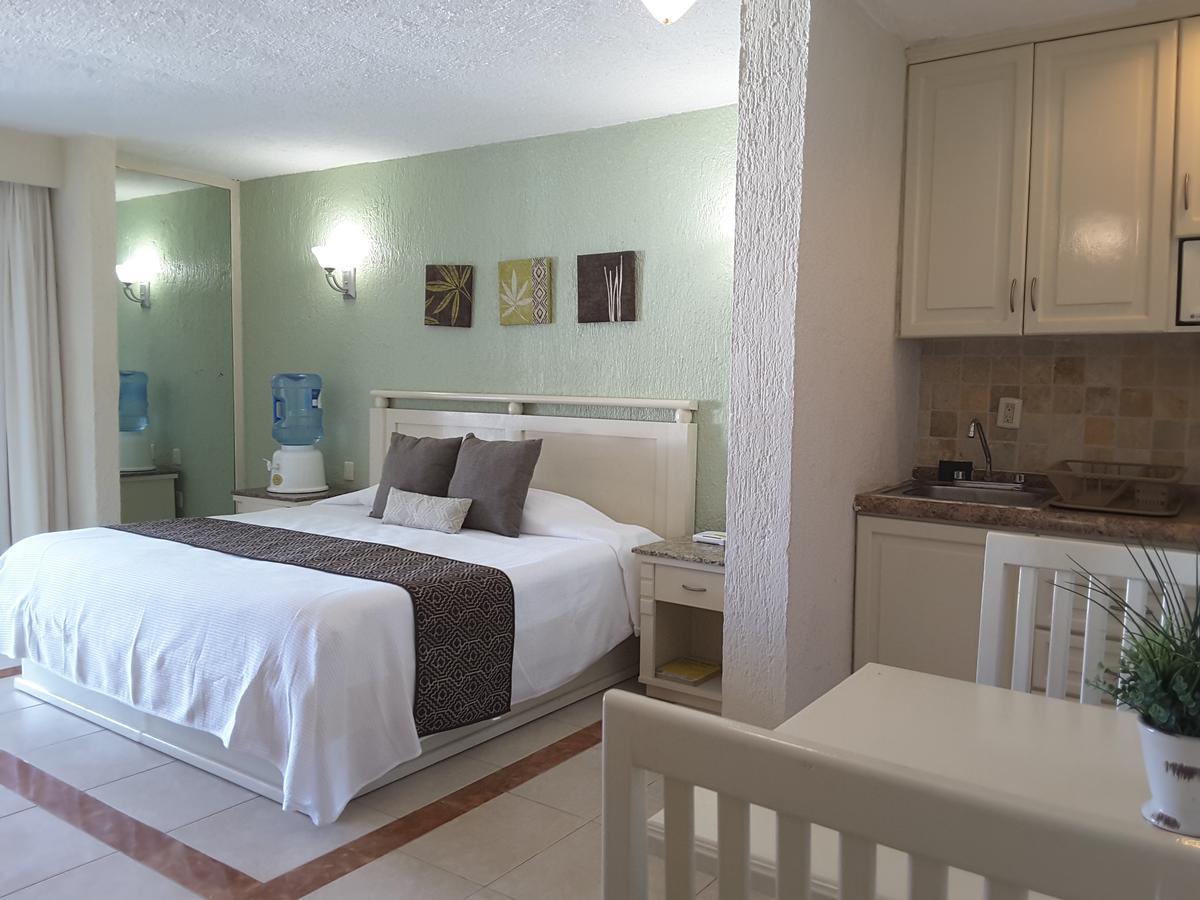 Amigo Aparthotel 3*