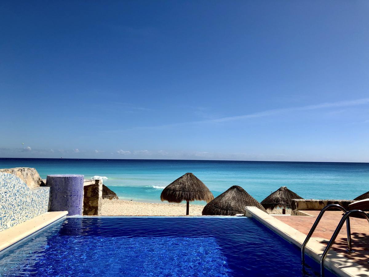 Eight Bedroom Beach House * Cancun